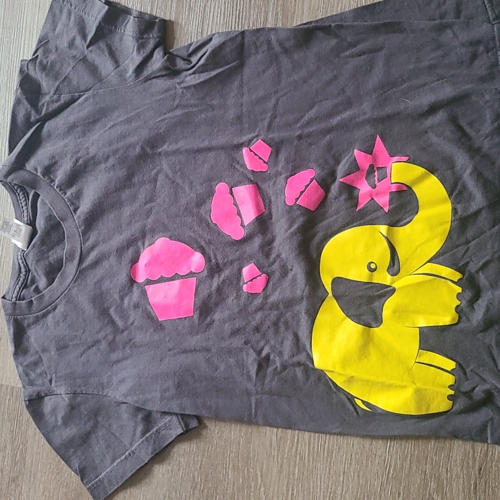 VINTAGE Johnny Cupcakes